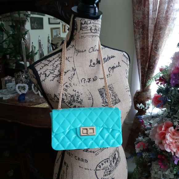 Adorable Jelly Crossbody! (New- Defect) - Picture 1 of 16